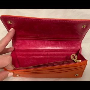Tory Burch Bags - Tory Burch Wallet-Brand New Condition Tory Burch Bags - Tory Burch Wallet-Brand New Condition